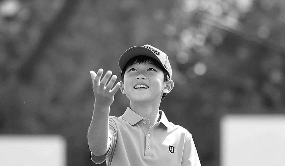 Dustin Johnson dẫn đầu nhóm golf thủ LIV đòi PIF hơn 100 triệu USD: Khi tiền, hợp đồng và quyền lực va chạm