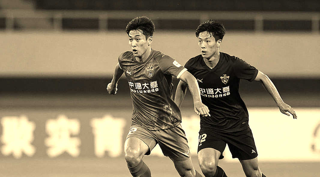 Bóng đá Việt Nam 2026: Đằng sau tấm huy chương và những khán đài còn trống