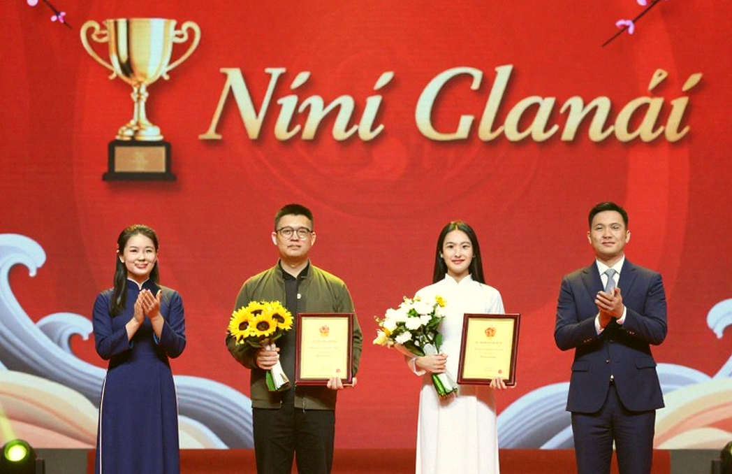 Ba tấm thẻ 48-47 và lần cắt cân mà Chimaev không còn nhớ