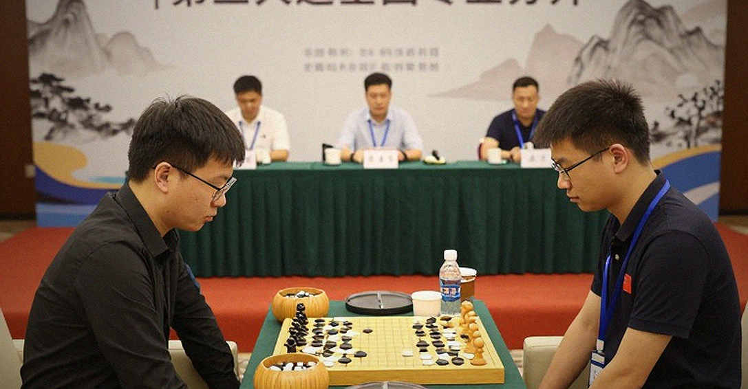 Sách báo cờ vua ChessBase số 225: Phân tích sâu sắc từ Chess Festival Prague 2026
