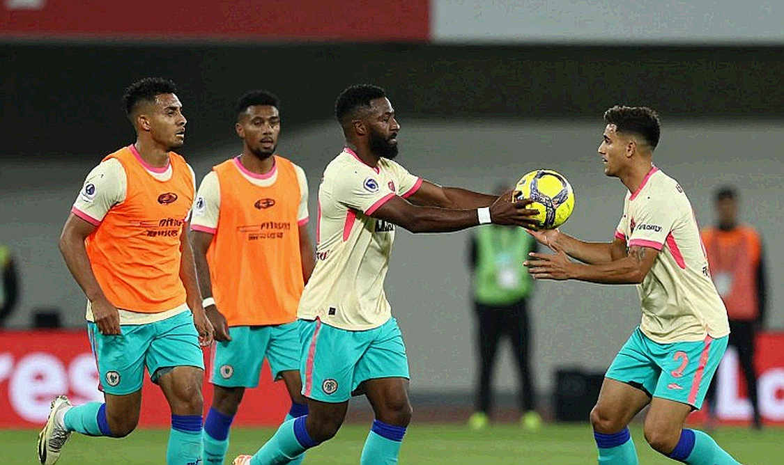 U23 Việt Nam phá khối bê tông Philippines: Chiếc áo đen, phút 74 và cú đánh của Xuân Bắc