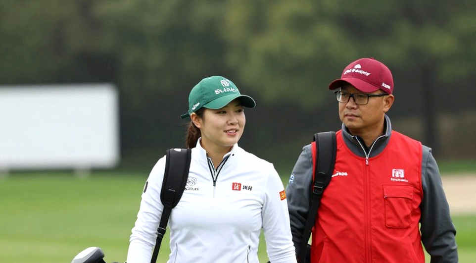 Phân tích dữ liệu golf: Không có nội dung đầu vào cho phân tích sâu