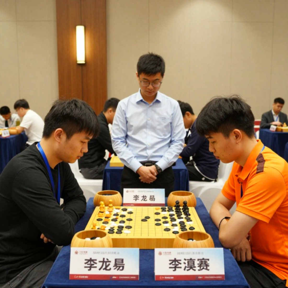 Carlsen tiết lộ bất ngờ về trận chung kết cờ vua thế giới: Sindarov là ứng cử viên số một, nhưng Gukesh có trần cao hơn